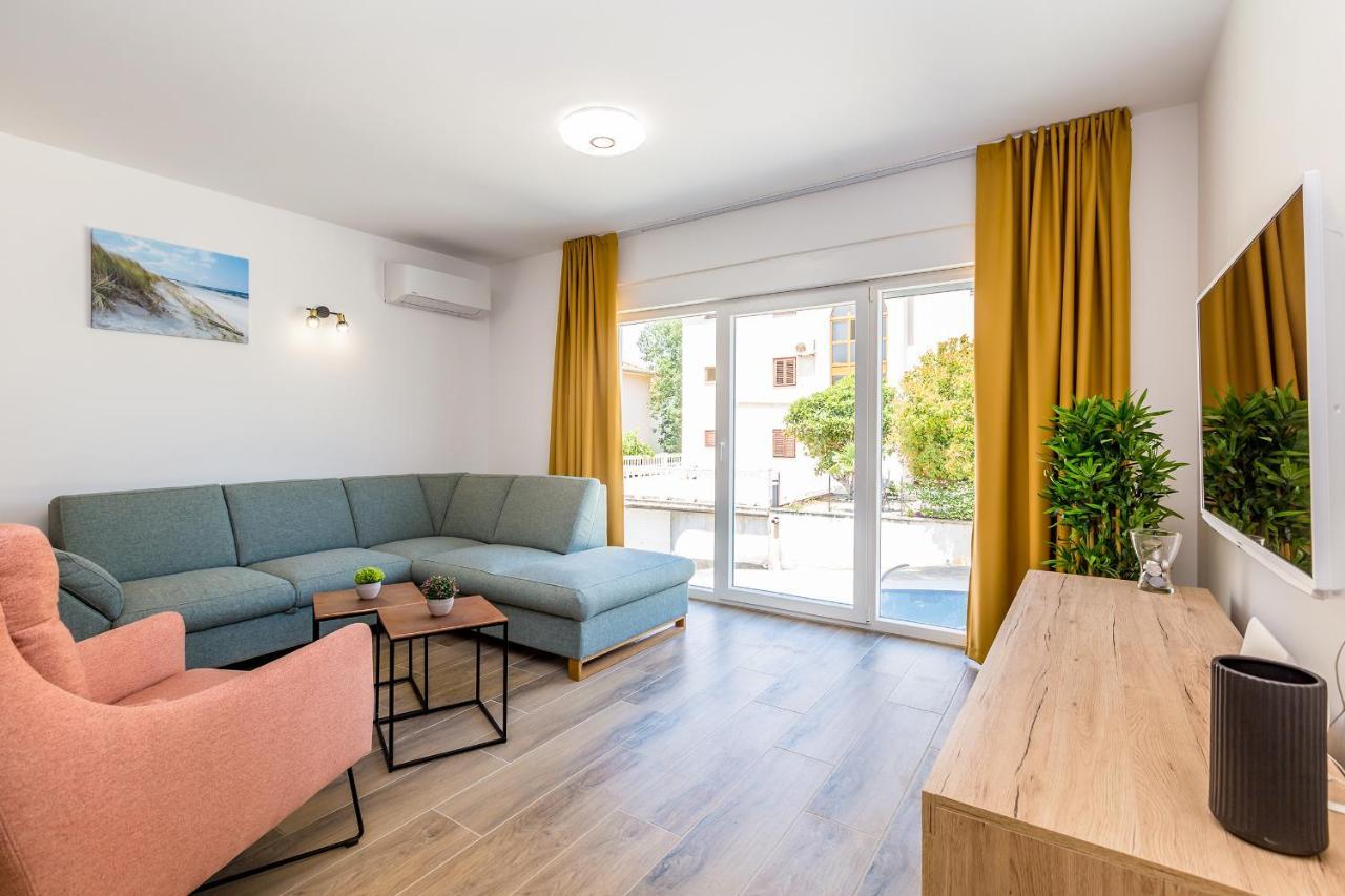 Holiday House Sunlight With Heated Pool Malinska Exterior photo